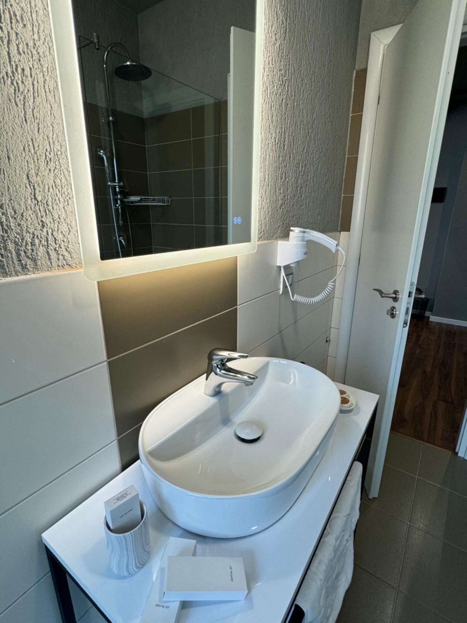 Festim Villa Hotel Kanine Luaran gambar